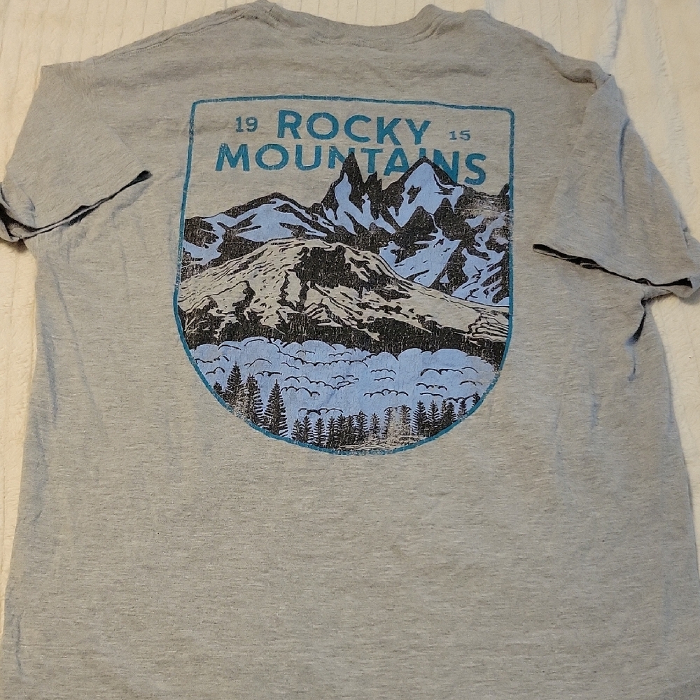Columbia Heather Gray Rocky Mountains Graphic T-Shirt - Picture 5 of 10